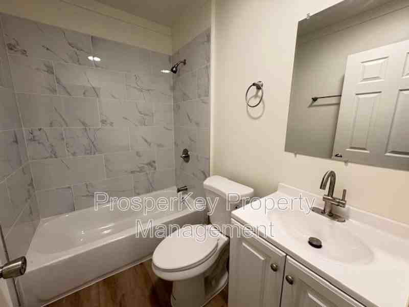 3640 Walton St - Photo 7 of 12