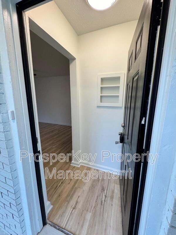 3622 Vivian Ln - Photo 4 of 27