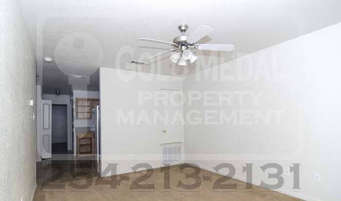 401 W Avenue E #E - Photo 2 of 4