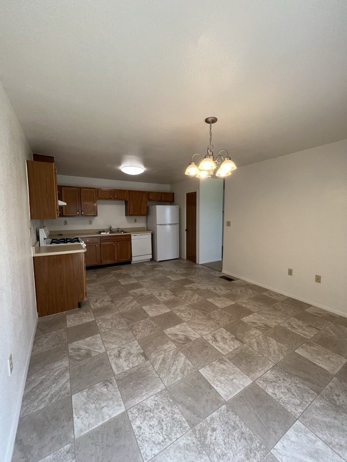 276 Mellette Ct - Photo 4 of 6