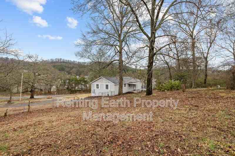 1808 Brewster Rd - Photo 6 of 21