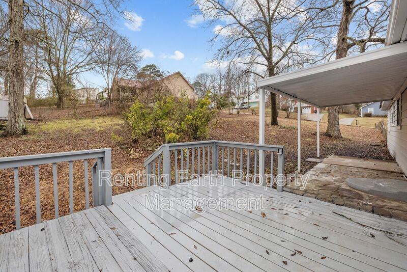 1808 Brewster Rd - Photo 7 of 21