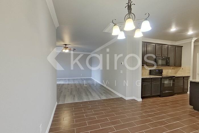 7110 Mosley St - Photo 7 of 28