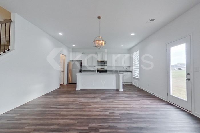 105 Silver Maple Ln - Photo 7 of 23