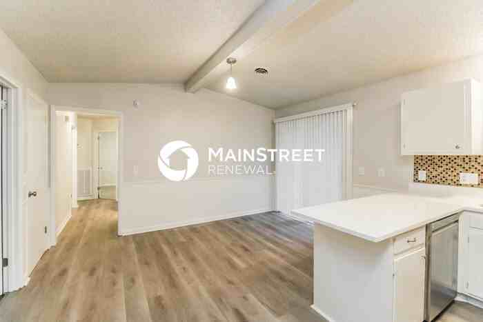 509 Barclay Square Ct - Photo 3 of 15