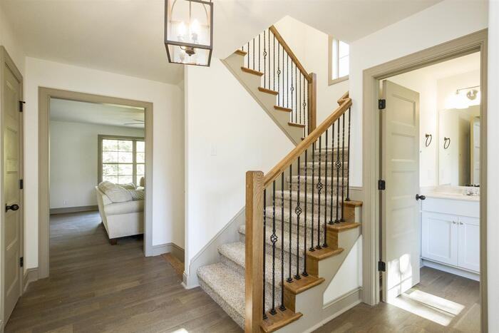 709 Courtland Ave - Photo 4 of 30