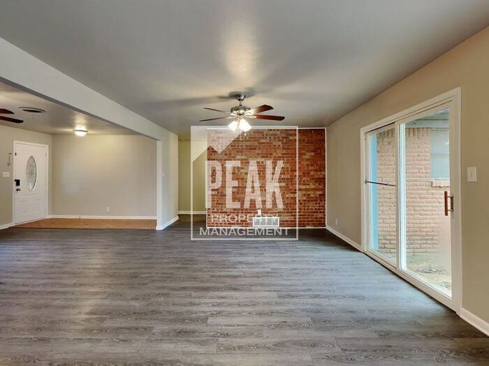 5712 Whitman Ave - Photo 3 of 18