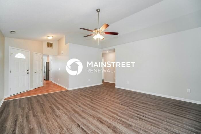 6927 Spring Bloom Dr - Photo 4 of 16