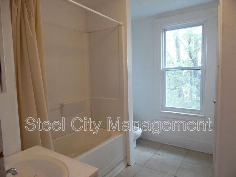 12 Cuyler Ave - Photo 3 of 8