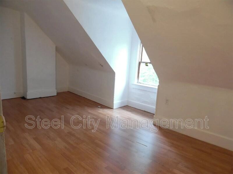 12 Cuyler Ave - Photo 6 of 8