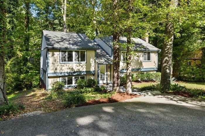 13206 Thornridge Ln - Photo 2 of 32