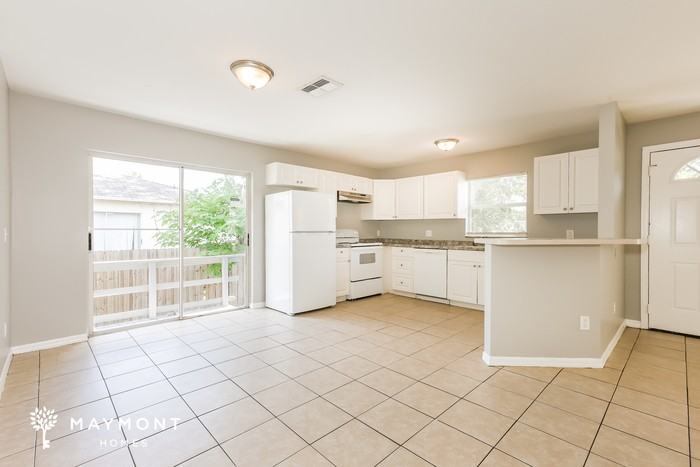 8415 N 10th St - Photo 6 of 12