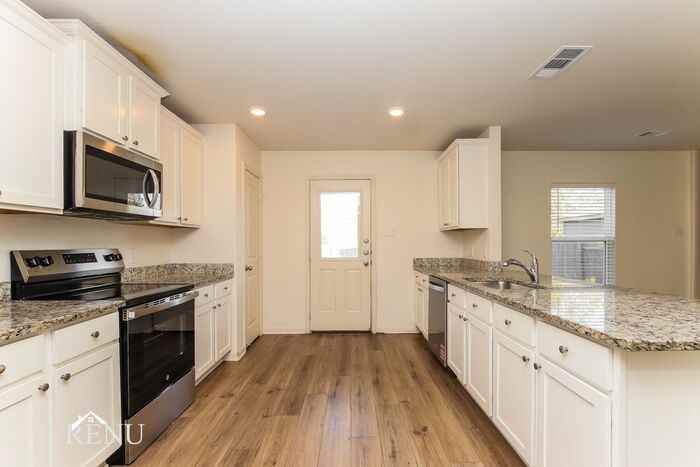 305 Sunnymeade Ln - Photo 5 of 18