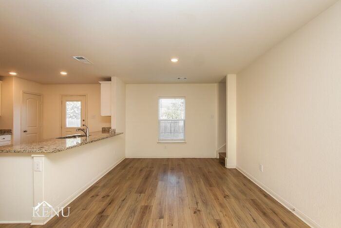 305 Sunnymeade Ln - Photo 6 of 18