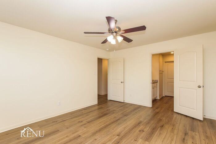 305 Sunnymeade Ln - Photo 7 of 18