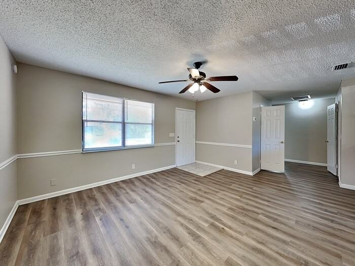 8919 5th Ave - Photo 6 of 21