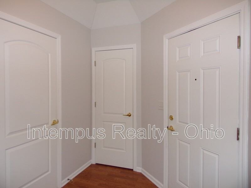 8057 Cranes Crossing Dr - Photo 3 of 34