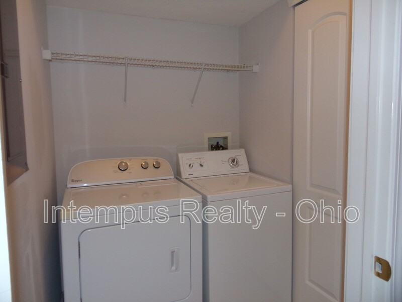 8057 Cranes Crossing Dr - Photo 4 of 34