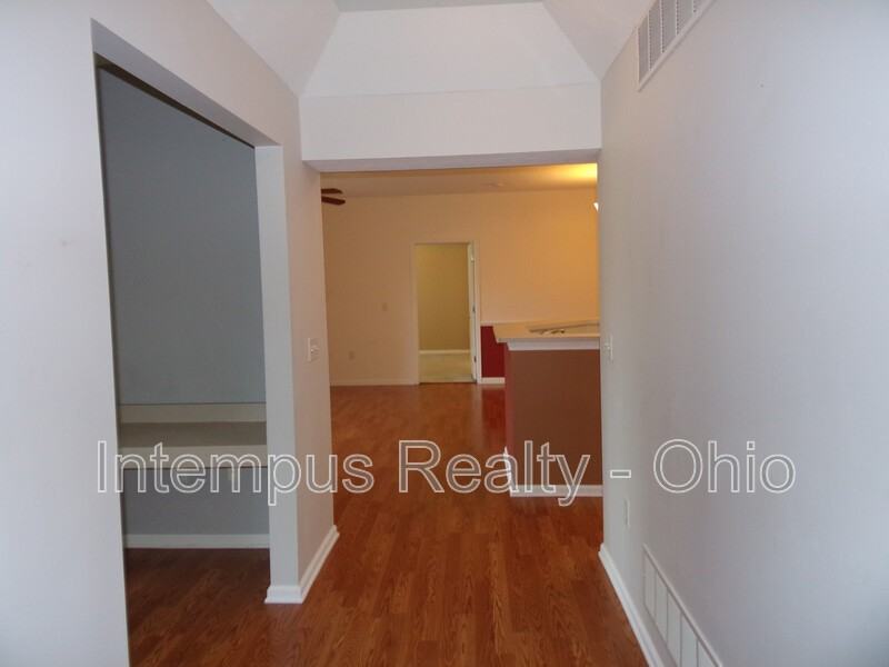 8057 Cranes Crossing Dr - Photo 5 of 34