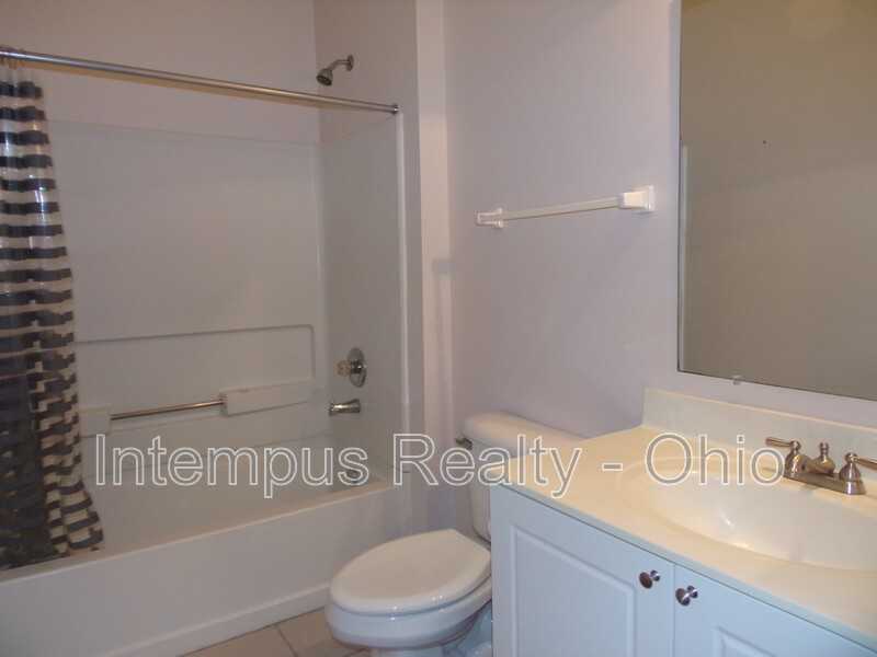 8057 Cranes Crossing Dr - Photo 7 of 34