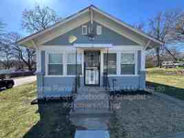 featured image of 2917 E 61st St