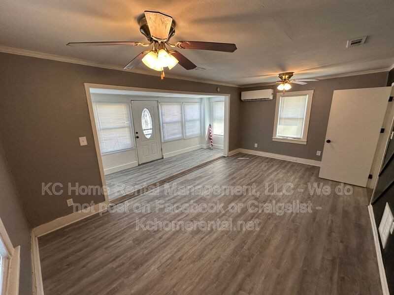 2917 E 61st St - Photo 3 of 24