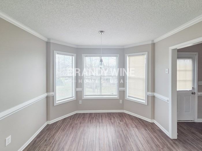 1139 Commons Ct - Photo 6 of 21