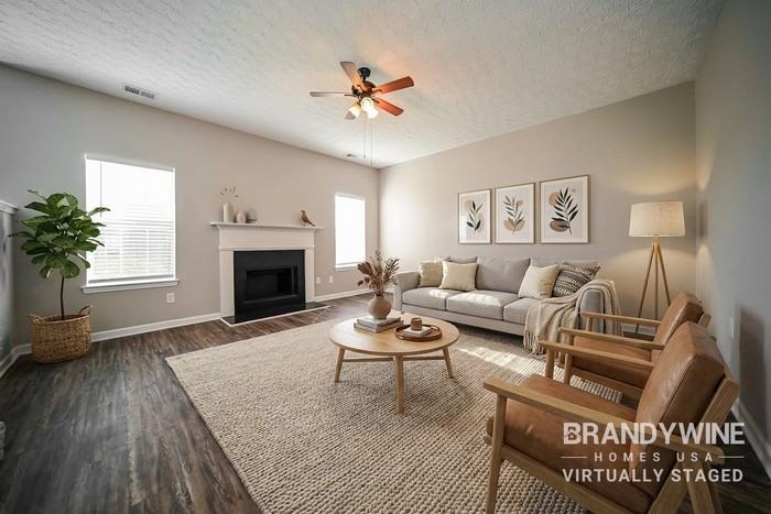 801 Lake Chase - Photo 4 of 20