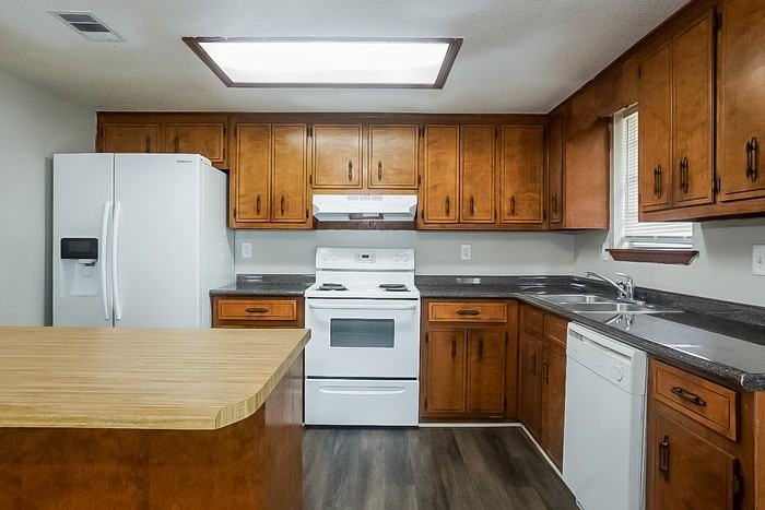 3704 Rio Ridge Dr - Photo 4 of 10