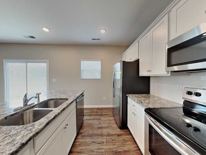 5717 Camp Ct Sw - Photo 7 of 18