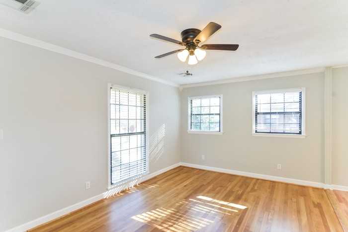 113 Tew St - Photo 3 of 11