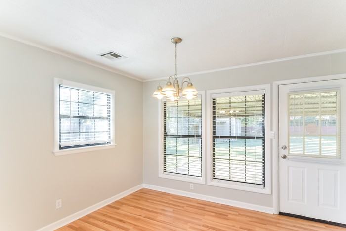 113 Tew St - Photo 4 of 11