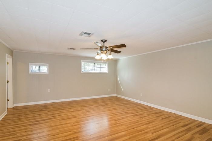 113 Tew St - Photo 6 of 11