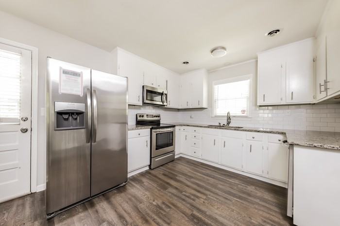 1301 Yardley Ter - Photo 7 of 12