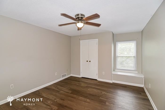 5805 Hyde Park Dr - Photo 6 of 12