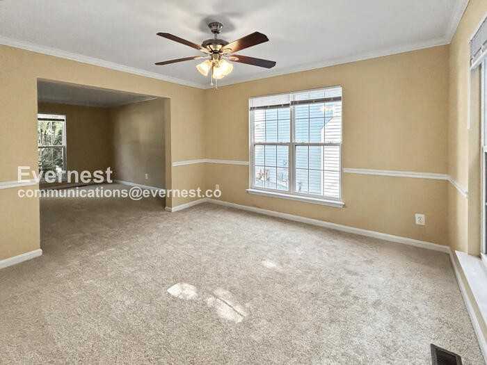 8 Sarrington Ct - Photo 5 of 30