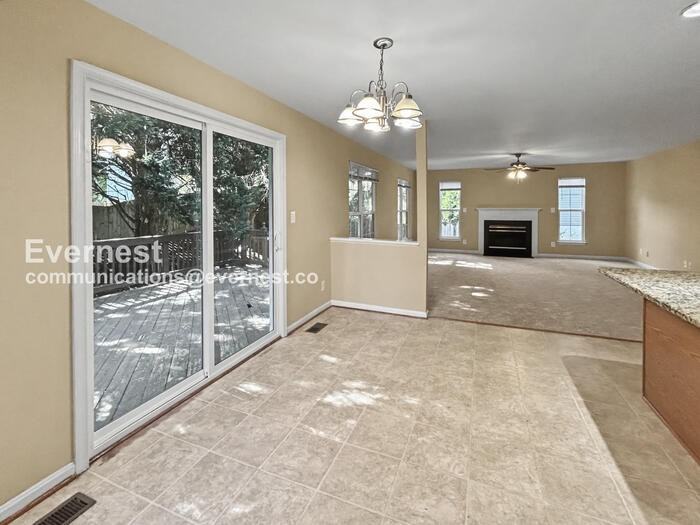 8 Sarrington Ct - Photo 6 of 30