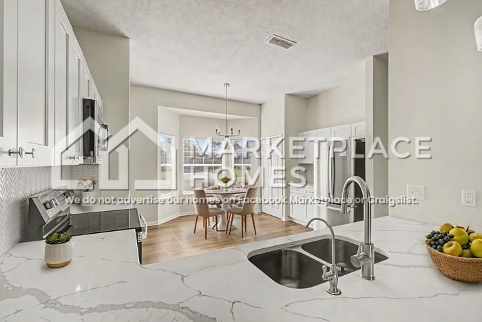 9659 Stanford Bridge Dr - Photo 4 of 20