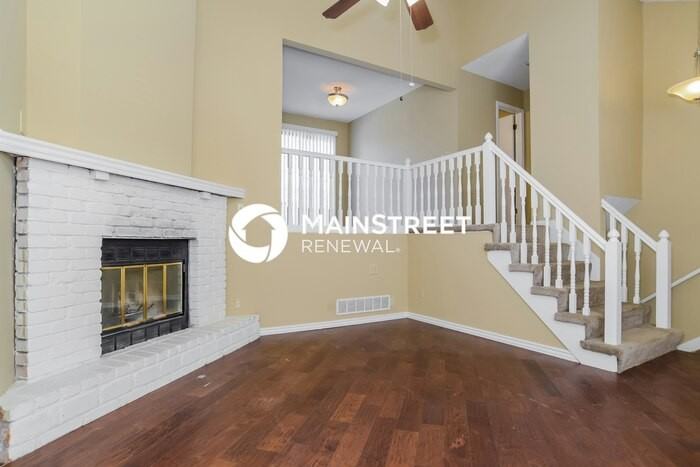 1126 E Elizabeth St - Photo 2 of 16