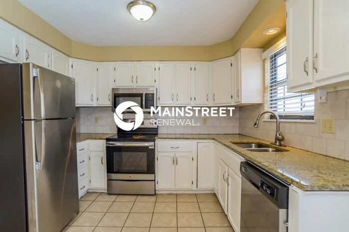 1126 E Elizabeth St - Photo 6 of 16