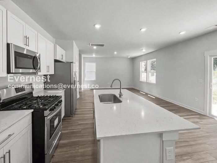 2284 Robert Gwynne Dr - Photo 4 of 23