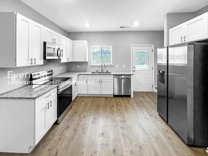 235 Tara Ct - Photo 2 of 18