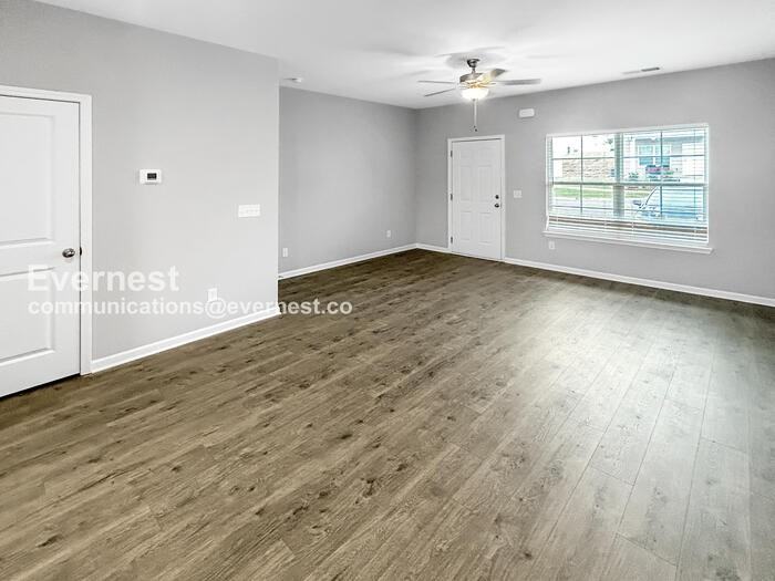 235 Tara Ct - Photo 3 of 18