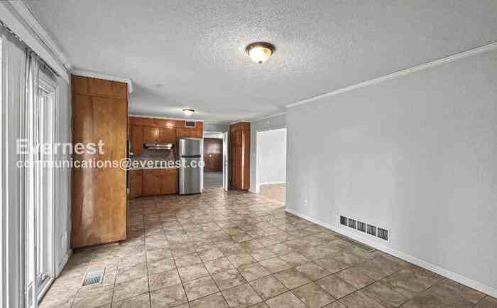 400 Glen Crest Dr - Photo 4 of 31