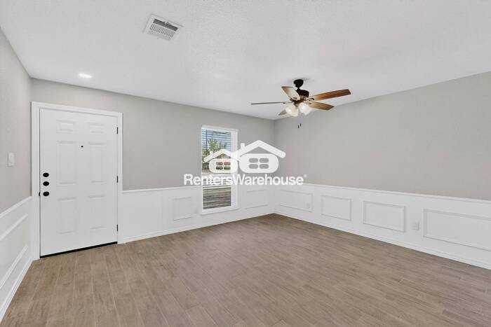 3905 Furneaux Ln - Photo 4 of 43