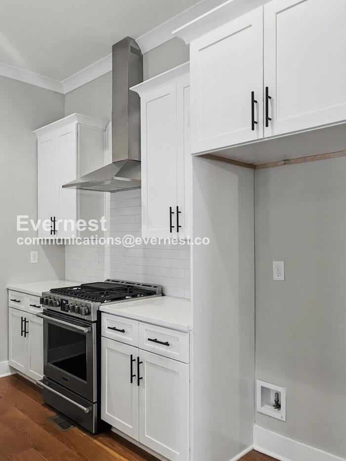 121 Lucile St - Photo 4 of 27
