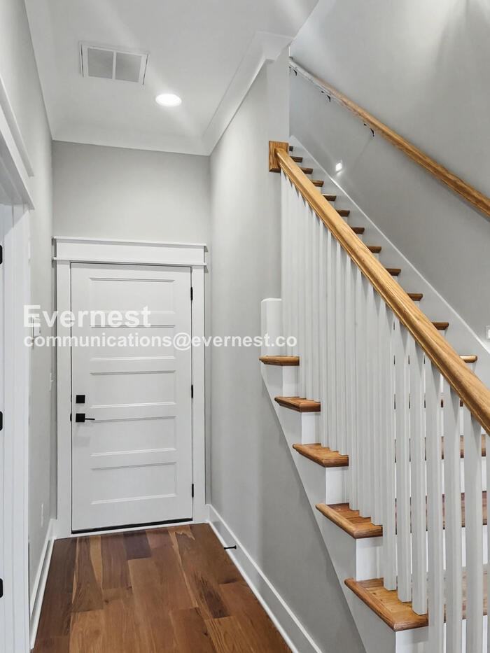 121 Lucile St - Photo 7 of 27