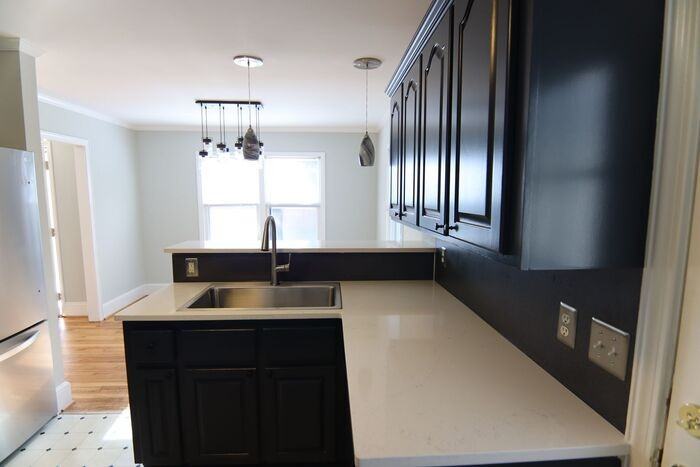 1058 Eastwood Dr - Photo 5 of 15