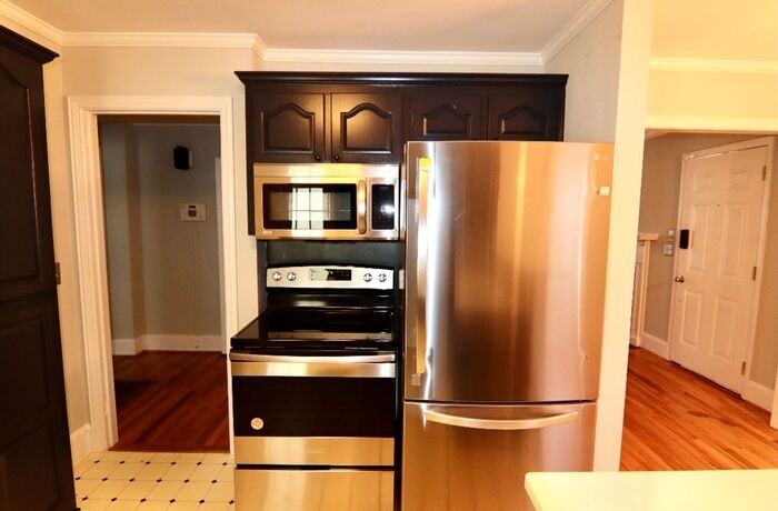 1058 Eastwood Dr - Photo 7 of 15