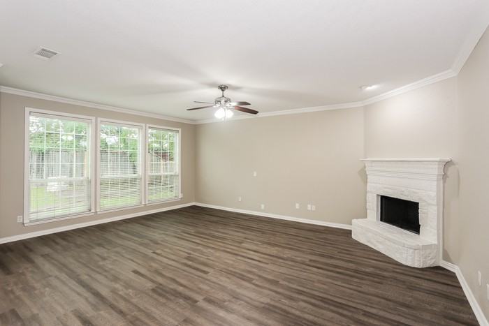 1813 Manor Ridge Way - Photo 4 of 17